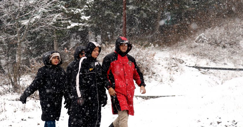 J&K: Snowfall unlocks Kashmir tourism