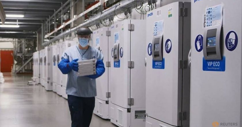 Airlines scramble to prepare for ultra-cold COVID-19 vaccine distribution