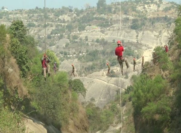 Mountain rescue team trains J&K police to help victims of natural disasters