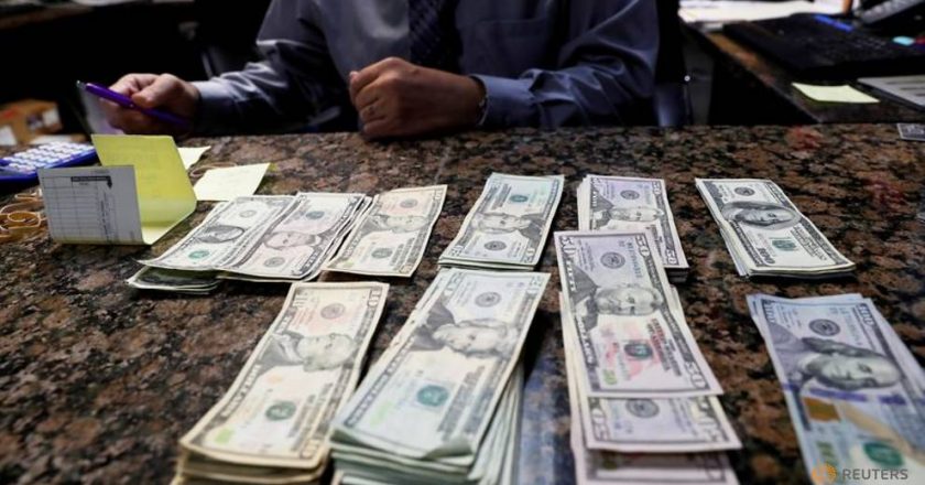 US consumer spending rebounds; inflation muted