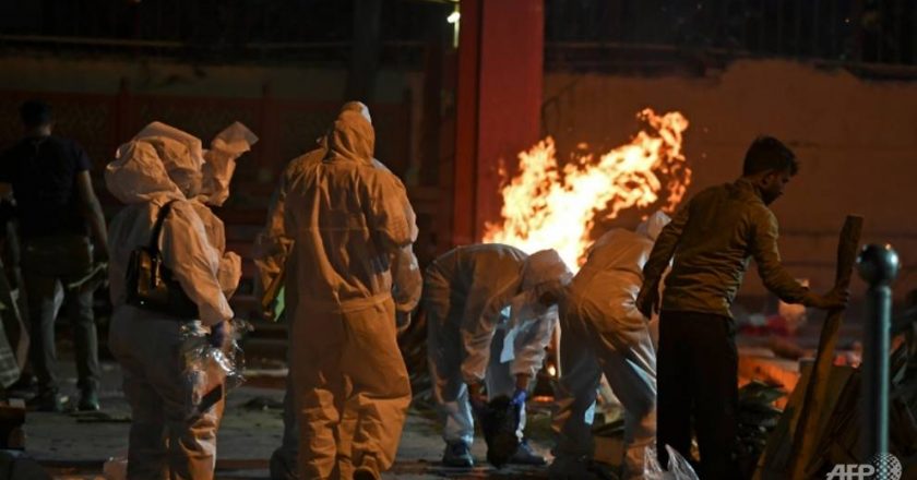 Indians rush for vaccines as relentless new wave sends COVID-19 death toll past 200,000