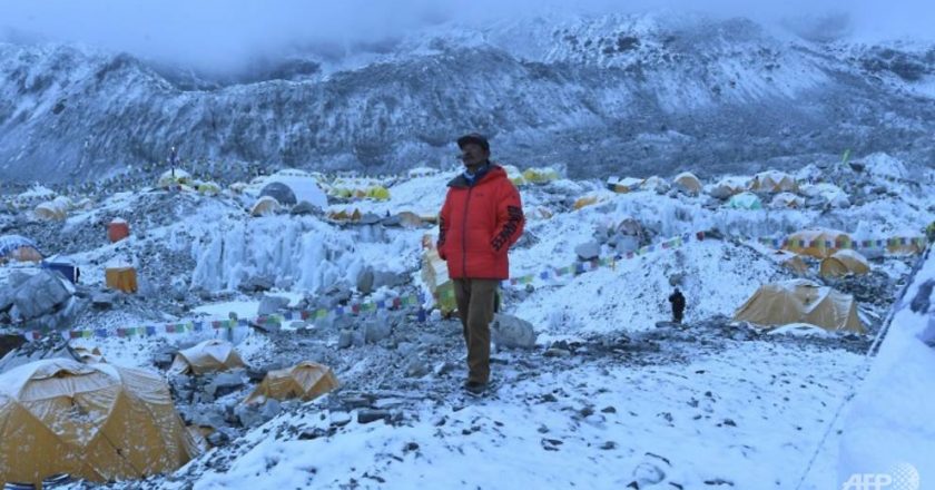 COVID-19 threatens Everest climbing comeback plans