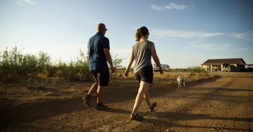 39-year-old retiree on why he doesn’t pick stocks: People ‘suck at timing the market’