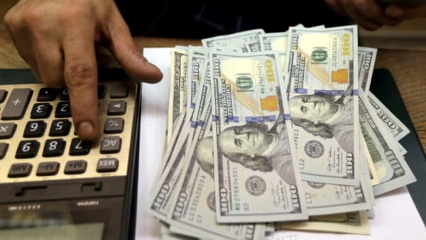 Dollar rises after US producer prices surge
