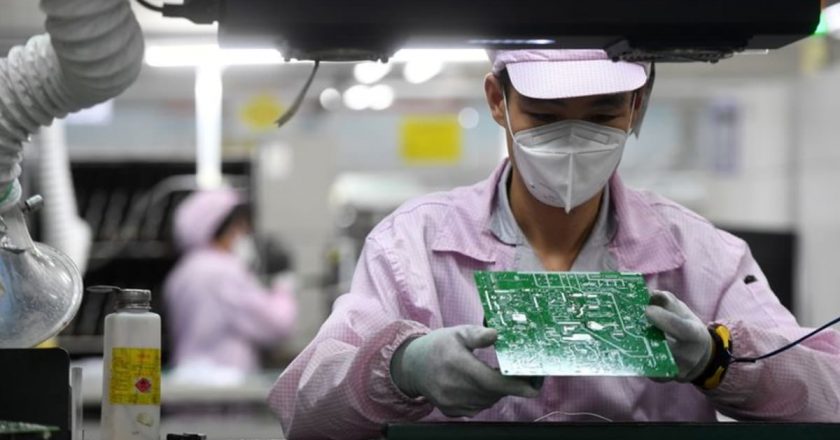 China’s factory, consumer sectors stumble on COVID-19 disruptions