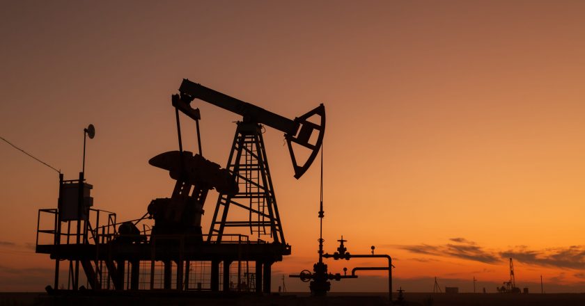 Oil settles up 1.5%; hits multi-year highs on surging demand
