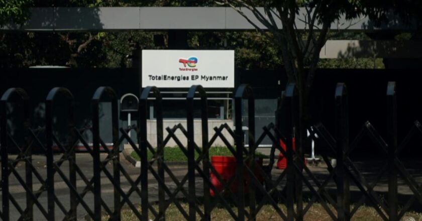 US warns firms over doing business in Myanmar