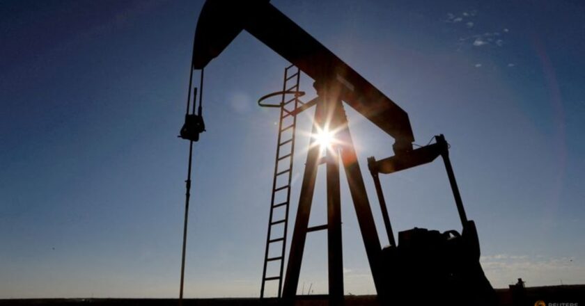 Oil prices rally on inventory drawdown, casting Omicron caution to the wind