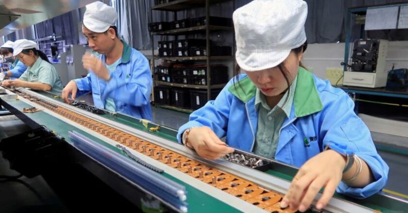 China’s December factory activity returns to growth, beats forecasts: Caixin PMI