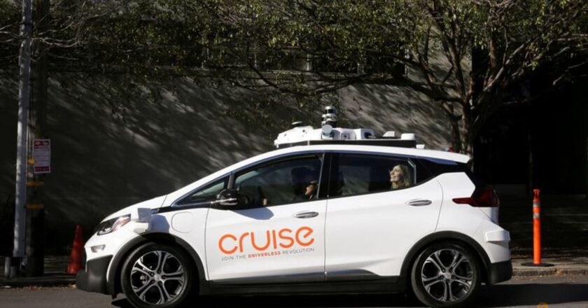 Self-driving car companies zoom ahead, leaving US regulators behind