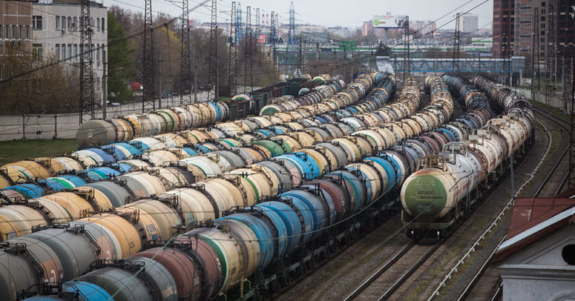 Oil hits 7-year highs, fueled by Russia-Ukraine tensions