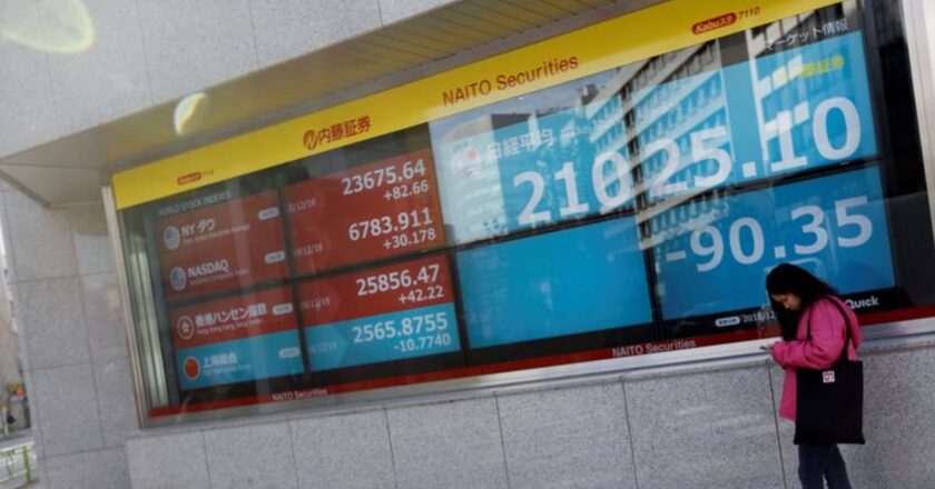 Wall Street pauses stock comeback, keeps Treasury yields climbing