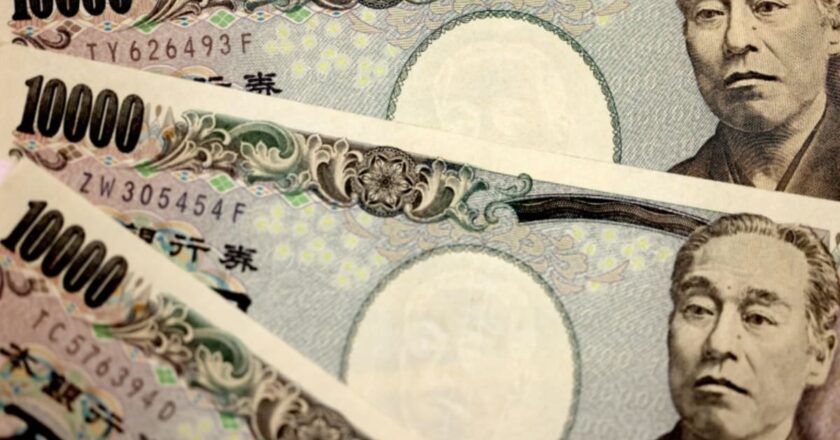 Yen drops to 20-year low against dollar