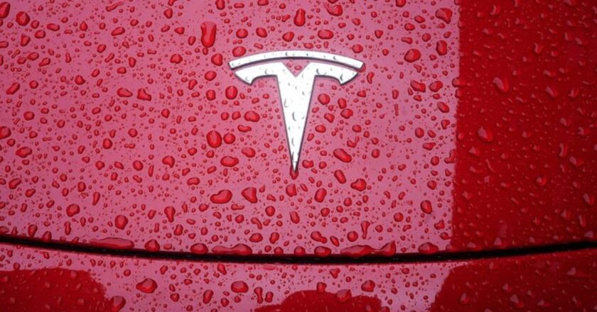 Tesla to open Texas factory critical to growth ambitions