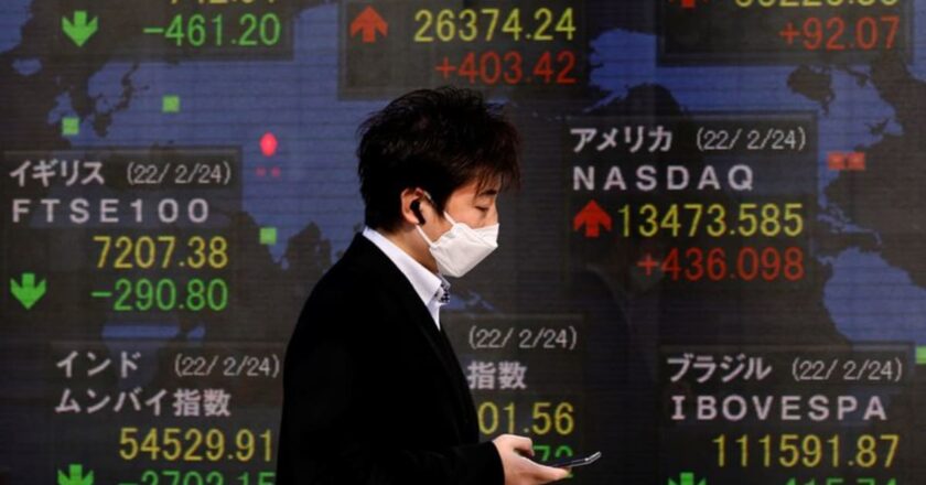 Dollar dips, US stocks tumble on inflation concerns