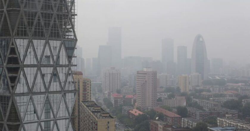 China April property sales post steepest drop since 2006