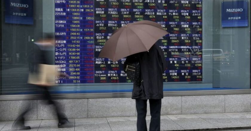 US stocks gain in seesaw session, benchmark Treasury yield hits 3% ahead of Fed