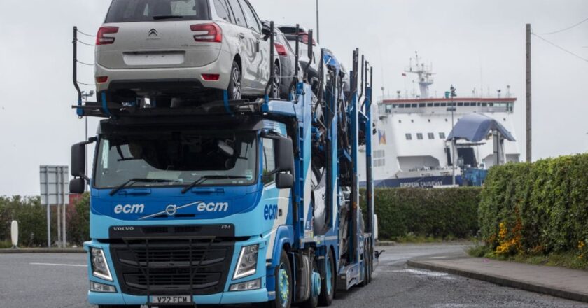 UK unveils radical rewrite of EU pact for Northern Ireland