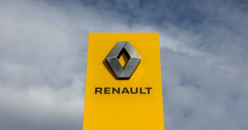 Renault to offload its stake in Lada maker for one rouble, Russia says