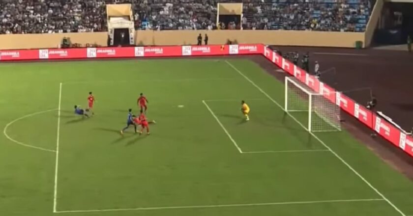 Thais rout Singapore 5-0 at SEA Games