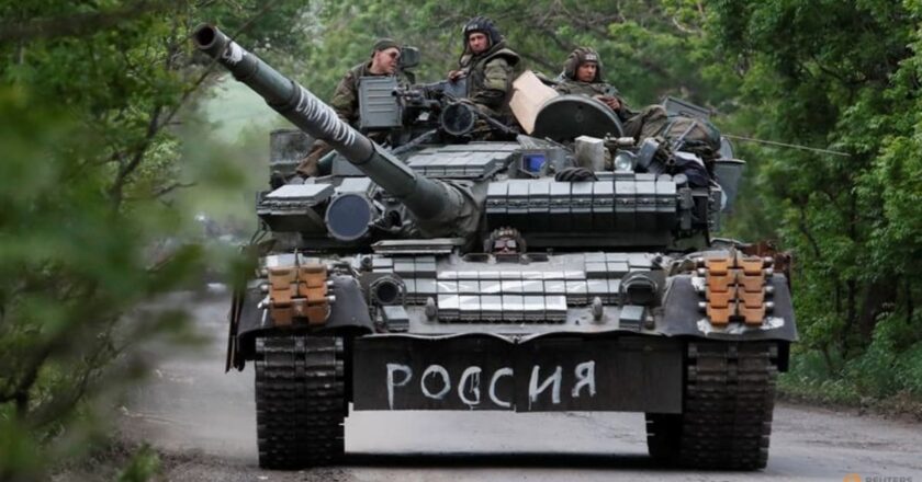 Russia launches all-out assault to encircle Ukraine troops in east