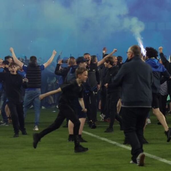 English leagues announce tougher sanctions on smoke bombs, invasions