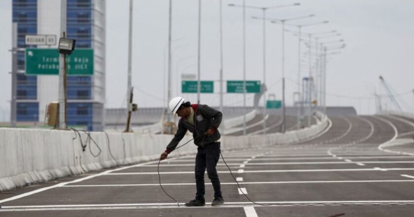 Exclusive-CVC, China’s Road King plan stake selldown in $3 billion toll business-sources