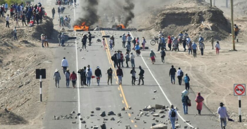 Peru mourns people killed in protests amid state of emergency