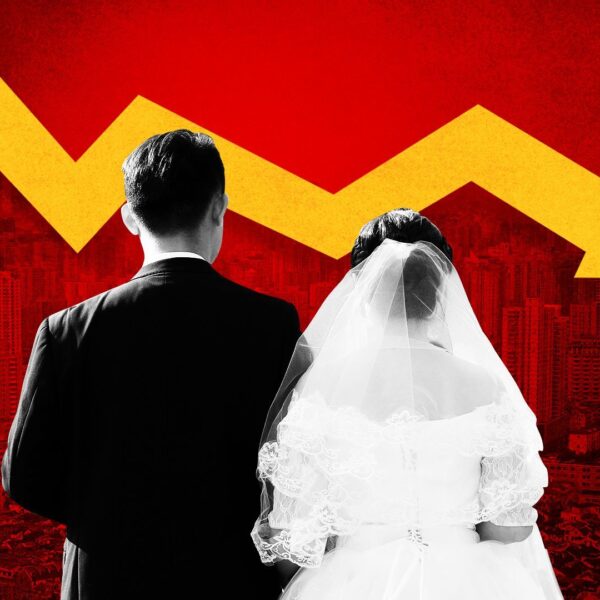 Economic Strain Leads Chinese Youth to Abandon Marriage and Family