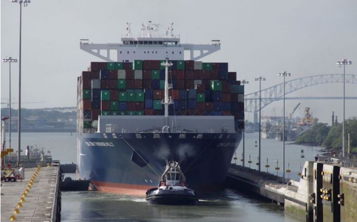 Trump Applauds BlackRock’s $23 Billion Acquisition of Hong Kong Giants’ Ports