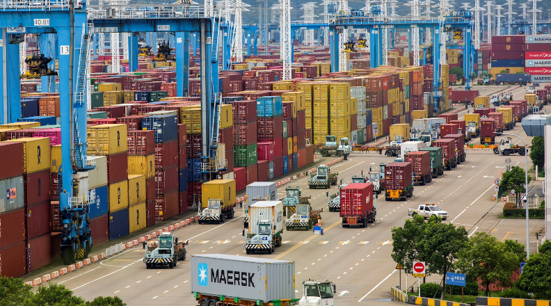 China Responds to Trump’s Tariff Wars with 10%–15% Duties