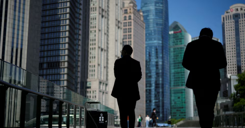 China’s fiscal revenue picks up pace, officials vow early 2026 bond sales